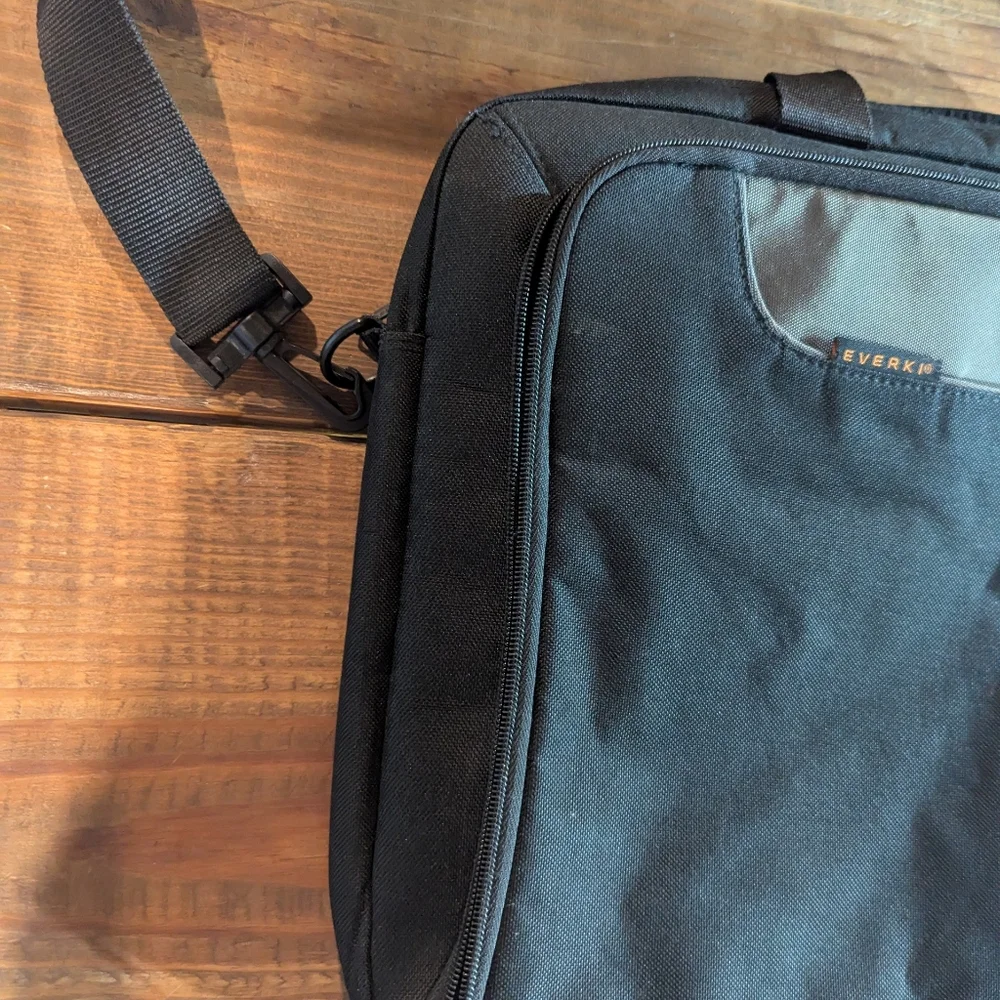 Black Everki Laptop Briefcase/Shoulder Bag, 17 Inches,‎ Great Condition Unisex